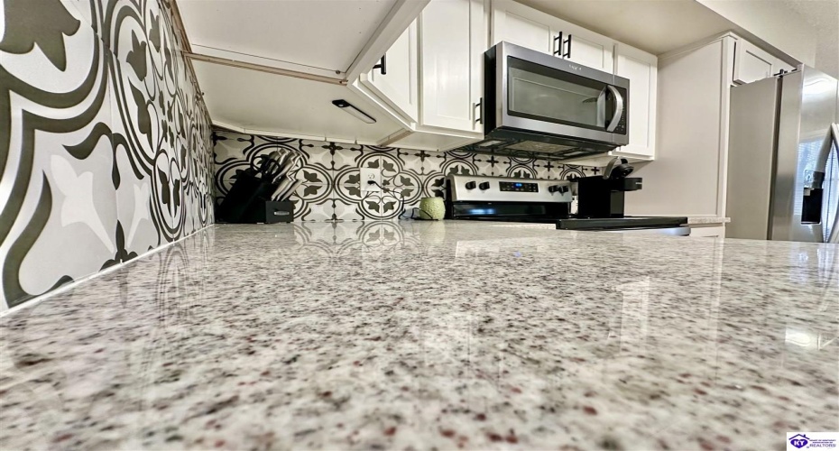 Woodland Drive, Radcliff, Kentucky 40160, ,4 BathroomsBathrooms,For Sale,Woodland Drive,HK24004463