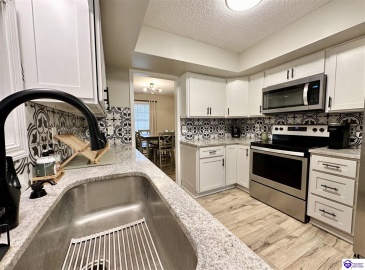 Woodland Drive, Radcliff, Kentucky 40160, ,4 BathroomsBathrooms,For Sale,Woodland Drive,HK24004463