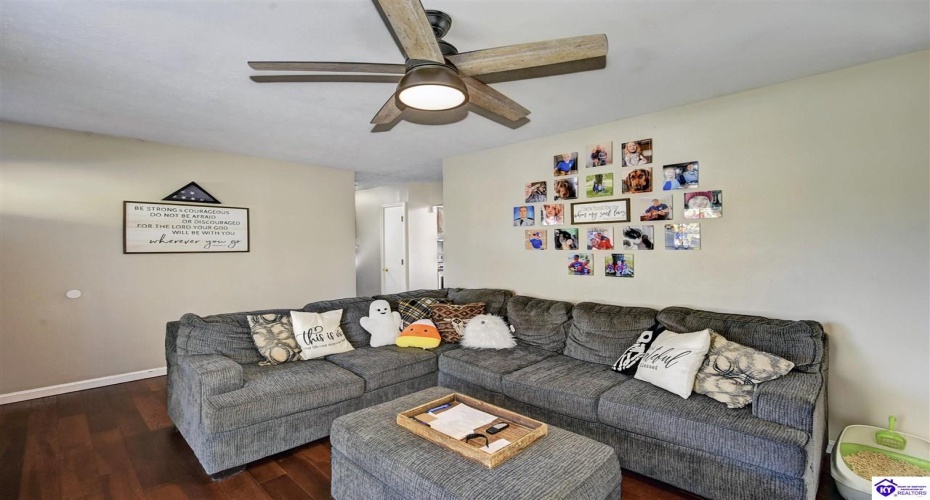 Pearman Avenue, Radcliff, Kentucky 40160, ,2 BathroomsBathrooms,For Sale,Pearman Avenue,HK24004467