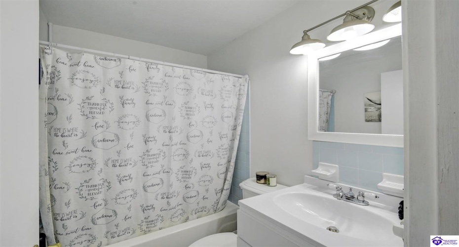 Pearman Avenue, Radcliff, Kentucky 40160, ,2 BathroomsBathrooms,For Sale,Pearman Avenue,HK24004467