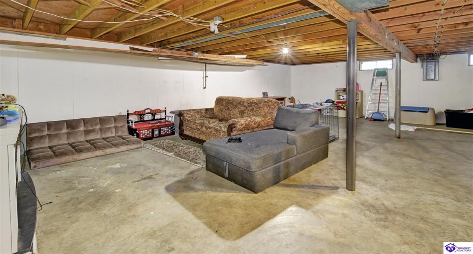 Pearman Avenue, Radcliff, Kentucky 40160, ,2 BathroomsBathrooms,For Sale,Pearman Avenue,HK24004467