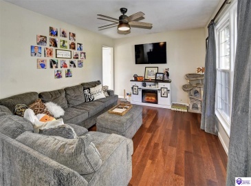 Pearman Avenue, Radcliff, Kentucky 40160, ,2 BathroomsBathrooms,For Sale,Pearman Avenue,HK24004467