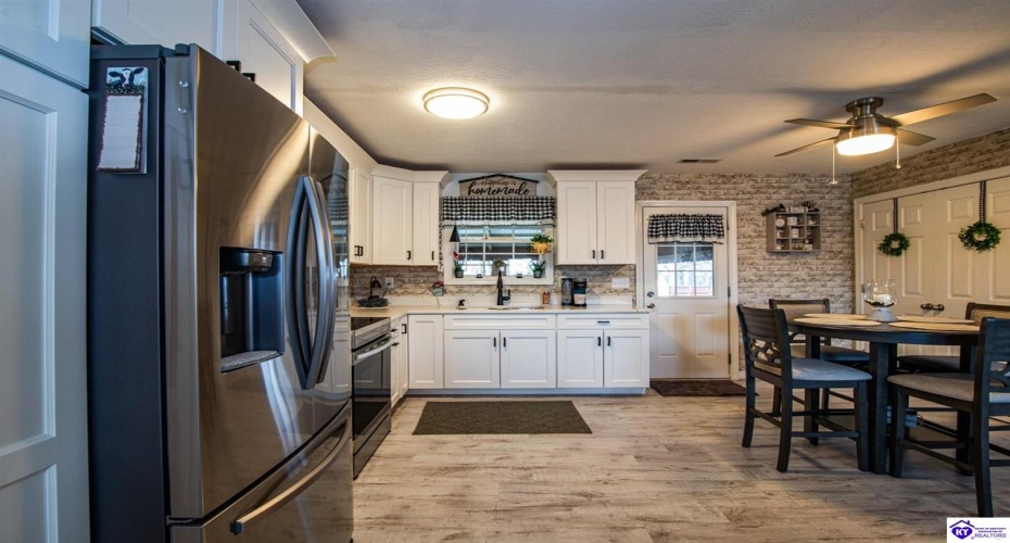 Joy Court, Radcliff, Kentucky 40160, ,2 BathroomsBathrooms,For Sale,Joy Court,HK24004468