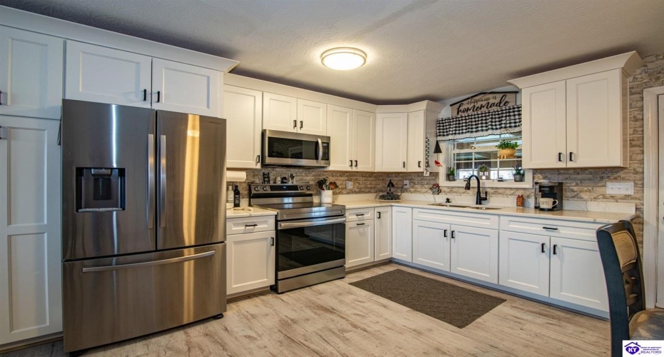 Joy Court, Radcliff, Kentucky 40160, ,2 BathroomsBathrooms,For Sale,Joy Court,HK24004468