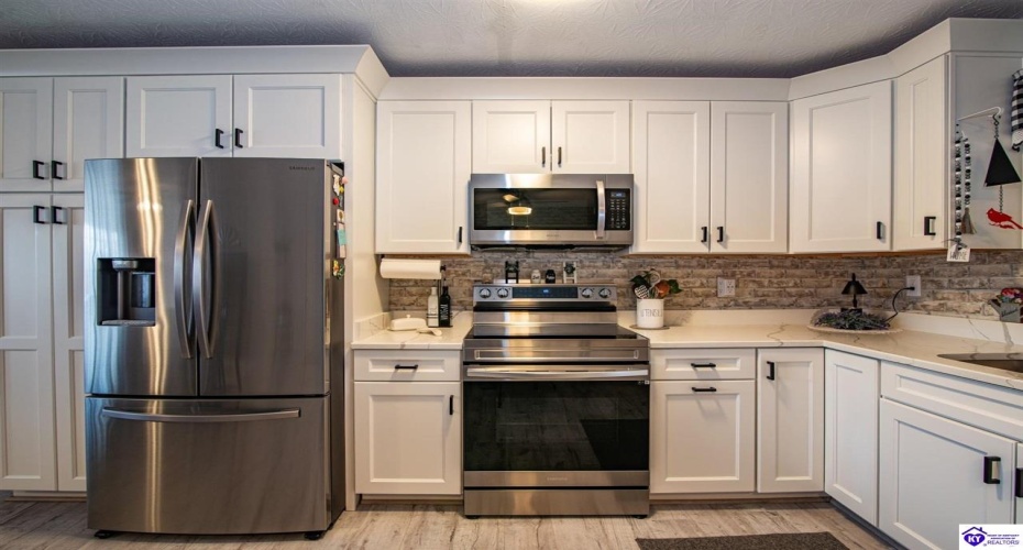 Joy Court, Radcliff, Kentucky 40160, ,2 BathroomsBathrooms,For Sale,Joy Court,HK24004468