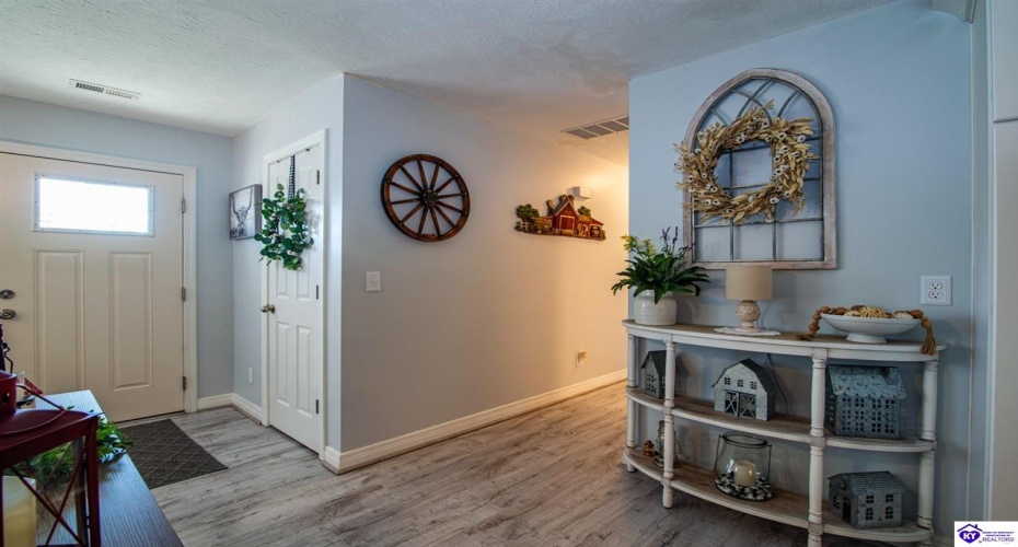 Joy Court, Radcliff, Kentucky 40160, ,2 BathroomsBathrooms,For Sale,Joy Court,HK24004468