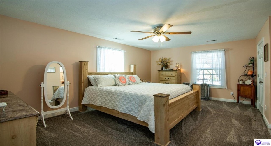 Joy Court, Radcliff, Kentucky 40160, ,2 BathroomsBathrooms,For Sale,Joy Court,HK24004468