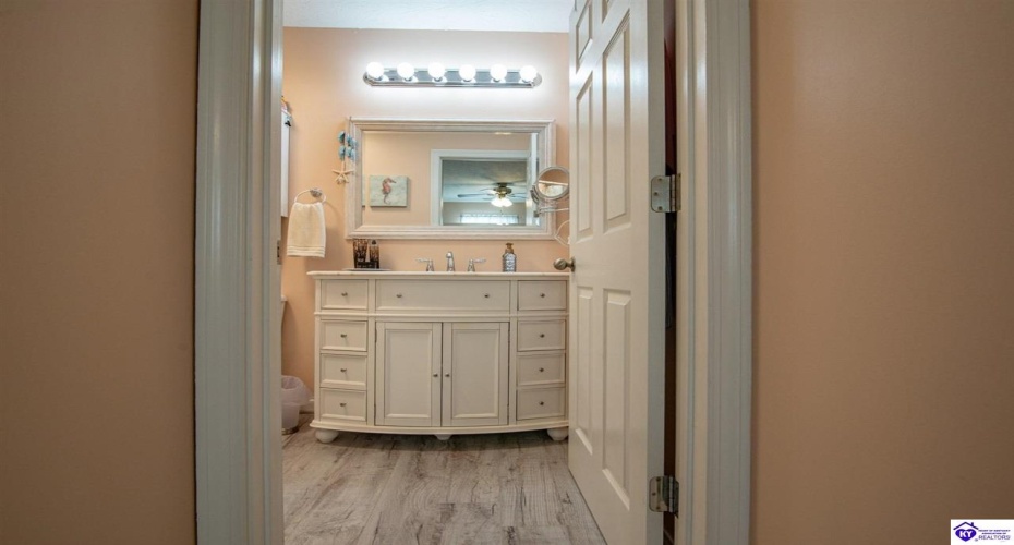 Joy Court, Radcliff, Kentucky 40160, ,2 BathroomsBathrooms,For Sale,Joy Court,HK24004468