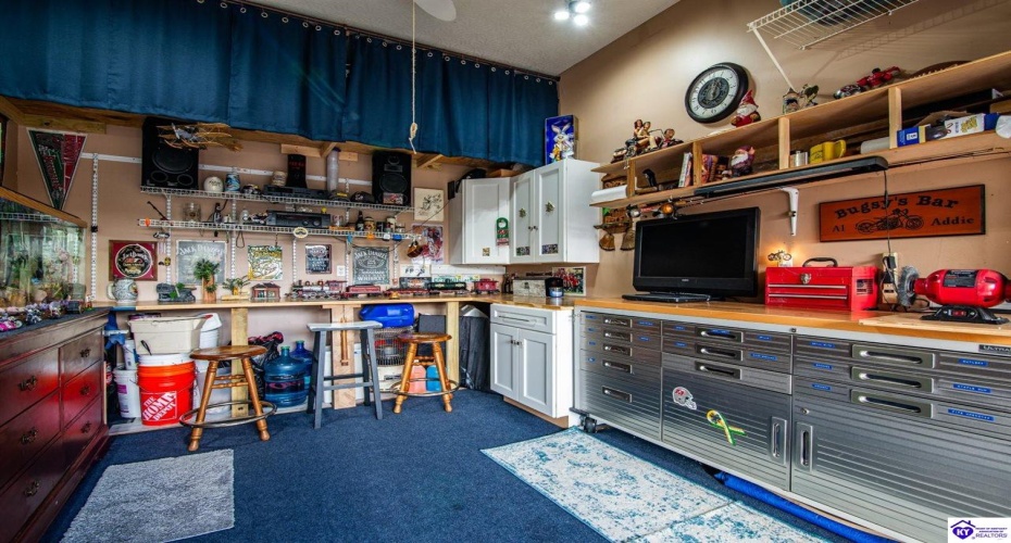 Joy Court, Radcliff, Kentucky 40160, ,2 BathroomsBathrooms,For Sale,Joy Court,HK24004468