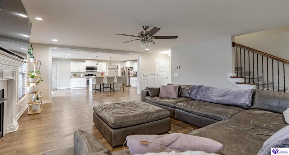 Mt Carmel Boulevard, Rineyville, Kentucky 40162, ,3 BathroomsBathrooms,For Sale,Mt Carmel Boulevard,HK24004474