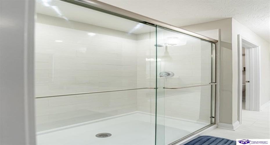 Mt Carmel Boulevard, Rineyville, Kentucky 40162, ,3 BathroomsBathrooms,For Sale,Mt Carmel Boulevard,HK24004474