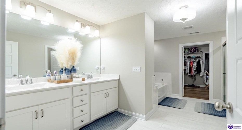 Mt Carmel Boulevard, Rineyville, Kentucky 40162, ,3 BathroomsBathrooms,For Sale,Mt Carmel Boulevard,HK24004474