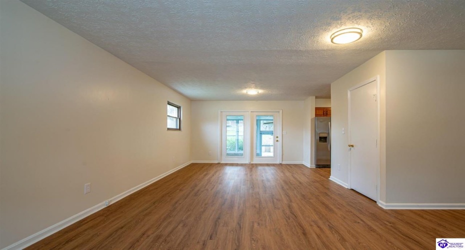 Kentucky Circle, Radcliff, Kentucky 40160, ,3 BathroomsBathrooms,For Sale,Kentucky Circle,HK24004475