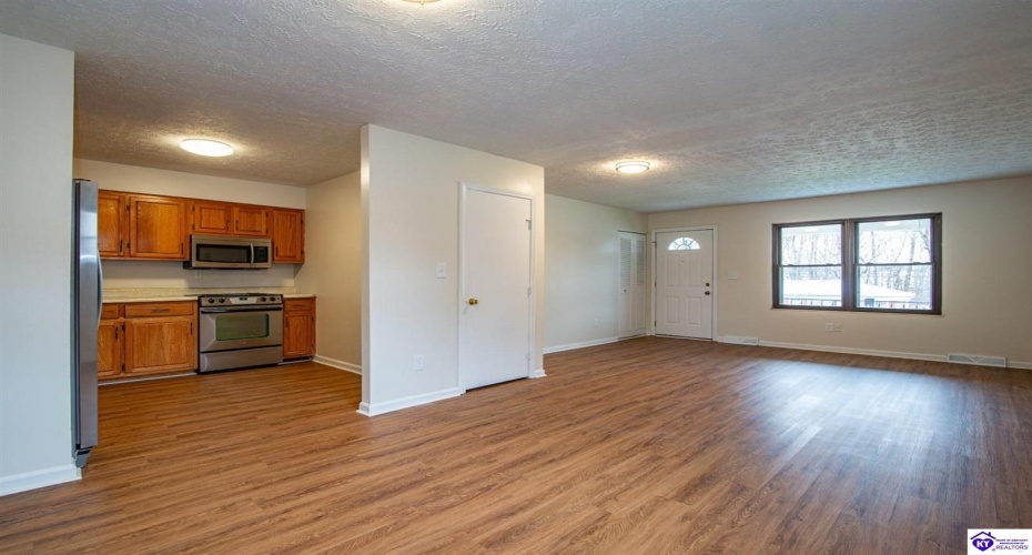 Kentucky Circle, Radcliff, Kentucky 40160, ,3 BathroomsBathrooms,For Sale,Kentucky Circle,HK24004475