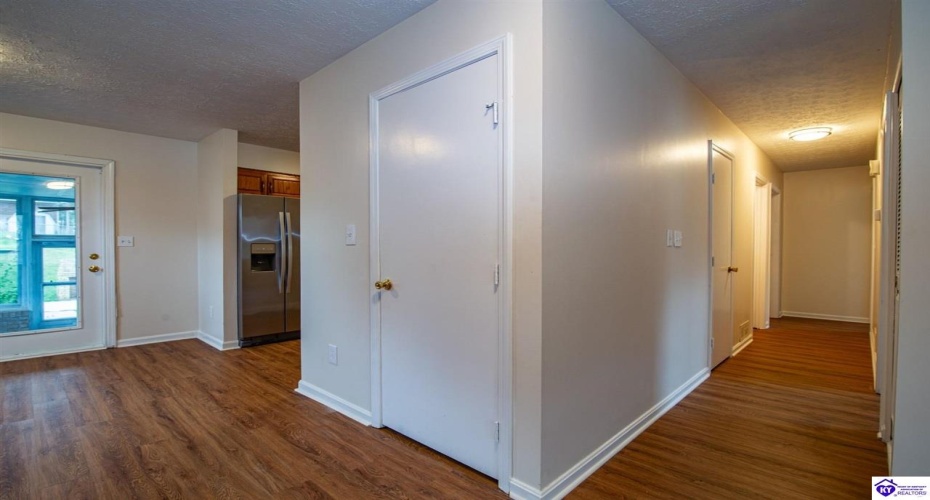 Kentucky Circle, Radcliff, Kentucky 40160, ,3 BathroomsBathrooms,For Sale,Kentucky Circle,HK24004475