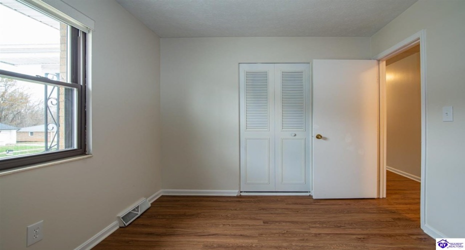 Kentucky Circle, Radcliff, Kentucky 40160, ,3 BathroomsBathrooms,For Sale,Kentucky Circle,HK24004475