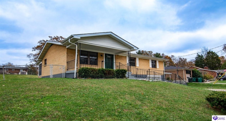 Kentucky Circle, Radcliff, Kentucky 40160, ,3 BathroomsBathrooms,For Sale,Kentucky Circle,HK24004475