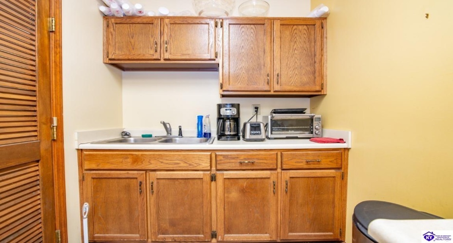 Dixie Boulevard, Radcliff, Kentucky 40160, ,For Sale,Dixie Boulevard,HK24003246