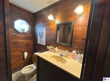 Highway 259, Leitchfield, Kentucky 42754, ,2 BathroomsBathrooms,For Sale,Highway 259,HK24004479