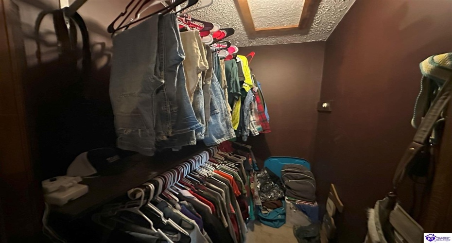 Highway 259, Leitchfield, Kentucky 42754, ,2 BathroomsBathrooms,For Sale,Highway 259,HK24004479