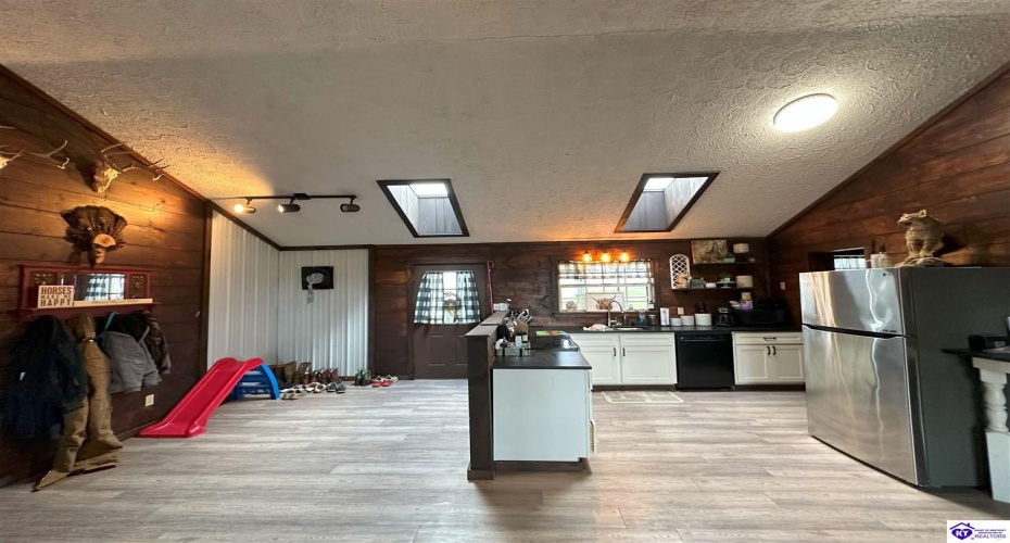 Highway 259, Leitchfield, Kentucky 42754, ,2 BathroomsBathrooms,For Sale,Highway 259,HK24004479