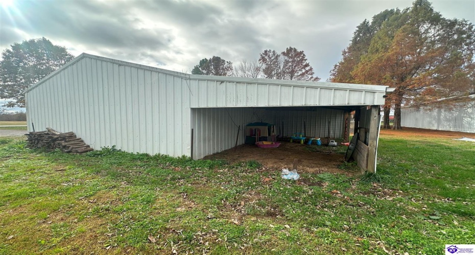 Highway 259, Leitchfield, Kentucky 42754, ,2 BathroomsBathrooms,For Sale,Highway 259,HK24004479