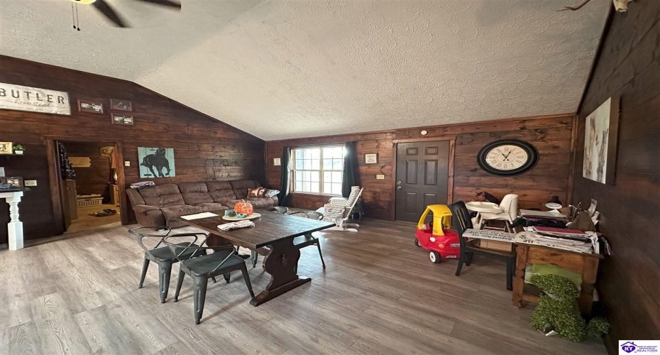 Highway 259, Leitchfield, Kentucky 42754, ,2 BathroomsBathrooms,For Sale,Highway 259,HK24004479