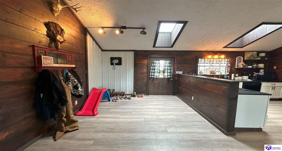 Highway 259, Leitchfield, Kentucky 42754, ,2 BathroomsBathrooms,For Sale,Highway 259,HK24004479