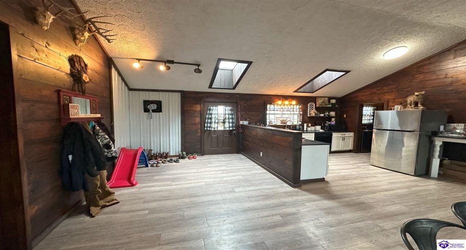 Highway 259, Leitchfield, Kentucky 42754, ,2 BathroomsBathrooms,For Sale,Highway 259,HK24004479