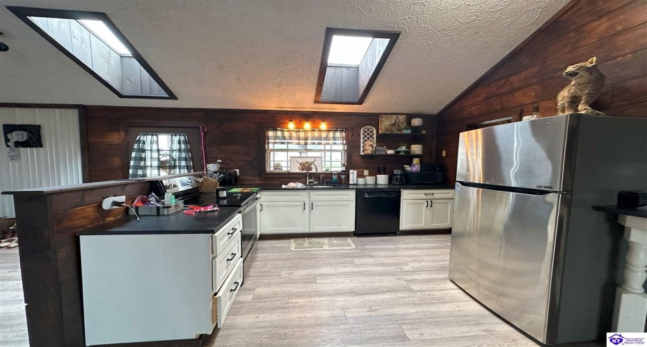 Highway 259, Leitchfield, Kentucky 42754, ,2 BathroomsBathrooms,For Sale,Highway 259,HK24004479