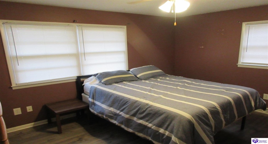 Wildwood Drive, Elizabethtown, Kentucky 42701, ,3 BathroomsBathrooms,For Sale,Wildwood Drive,HK24004481