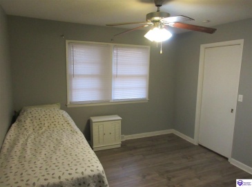 Wildwood Drive, Elizabethtown, Kentucky 42701, ,3 BathroomsBathrooms,For Sale,Wildwood Drive,HK24004481