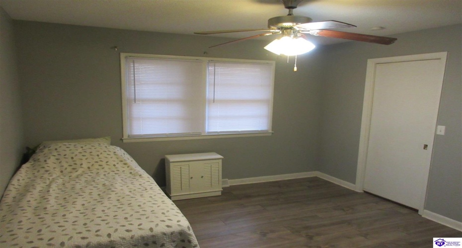 Wildwood Drive, Elizabethtown, Kentucky 42701, ,3 BathroomsBathrooms,For Sale,Wildwood Drive,HK24004481