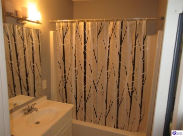 Wildwood Drive, Elizabethtown, Kentucky 42701, ,3 BathroomsBathrooms,For Sale,Wildwood Drive,HK24004481