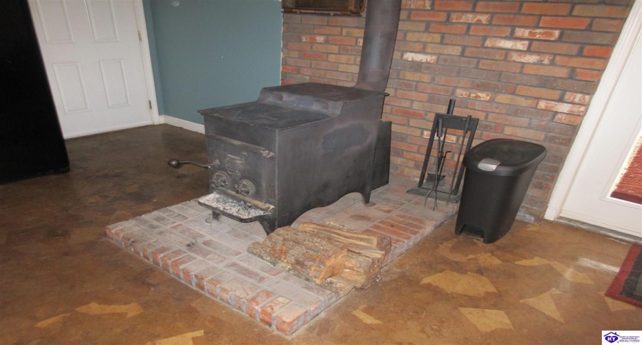 Wildwood Drive, Elizabethtown, Kentucky 42701, ,3 BathroomsBathrooms,For Sale,Wildwood Drive,HK24004481