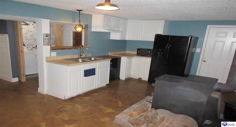 Wildwood Drive, Elizabethtown, Kentucky 42701, ,3 BathroomsBathrooms,For Sale,Wildwood Drive,HK24004481