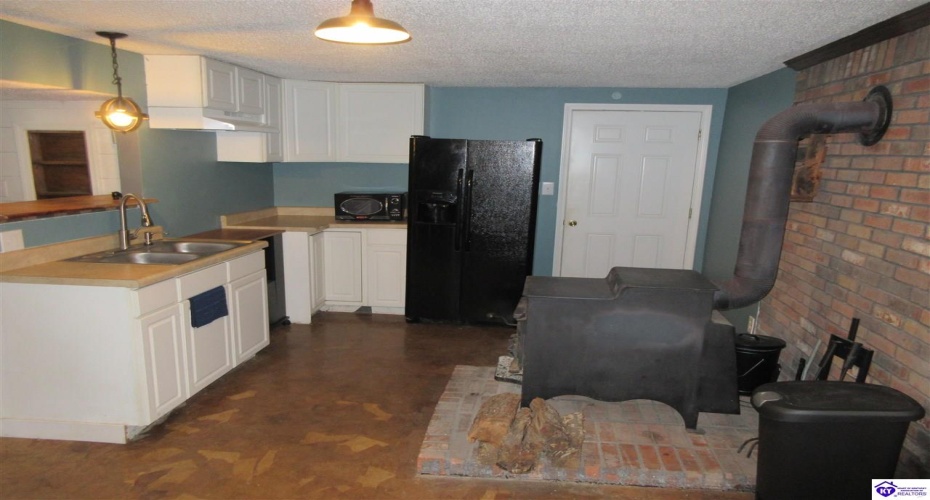 Wildwood Drive, Elizabethtown, Kentucky 42701, ,3 BathroomsBathrooms,For Sale,Wildwood Drive,HK24004481