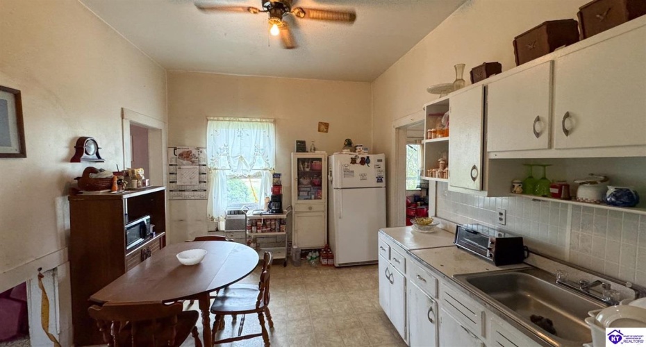 Main Street, Horse Cave, Kentucky 42749, ,1 BathroomBathrooms,For Sale,Main Street,HK24004483