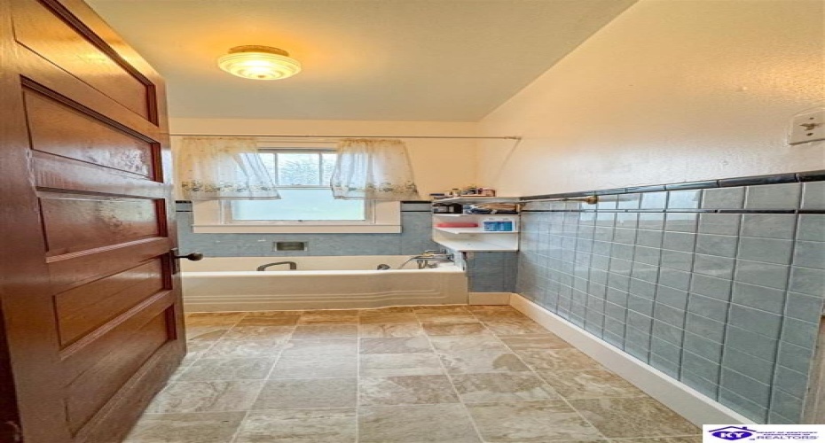 Main Street, Horse Cave, Kentucky 42749, ,1 BathroomBathrooms,For Sale,Main Street,HK24004483