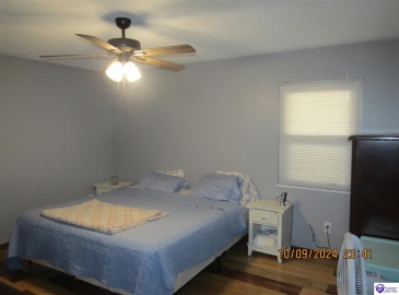 Creekside Court, Radcliff, Kentucky 40160, ,2 BathroomsBathrooms,For Sale,Creekside Court,HK24003845