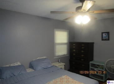 Creekside Court, Radcliff, Kentucky 40160, ,2 BathroomsBathrooms,For Sale,Creekside Court,HK24003845