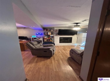 Creekside Court, Radcliff, Kentucky 40160, ,2 BathroomsBathrooms,For Sale,Creekside Court,HK24003845