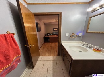 Creekside Court, Radcliff, Kentucky 40160, ,2 BathroomsBathrooms,For Sale,Creekside Court,HK24003845