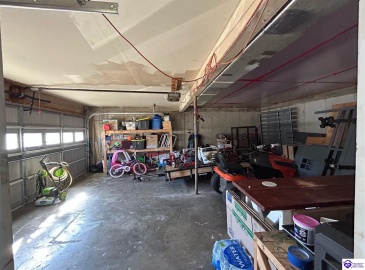 Creekside Court, Radcliff, Kentucky 40160, ,2 BathroomsBathrooms,For Sale,Creekside Court,HK24003845