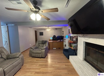 Creekside Court, Radcliff, Kentucky 40160, ,2 BathroomsBathrooms,For Sale,Creekside Court,HK24003845