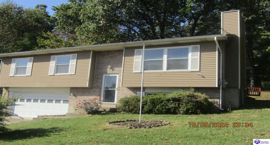 Creekside Court, Radcliff, Kentucky 40160, ,2 BathroomsBathrooms,For Sale,Creekside Court,HK24003845