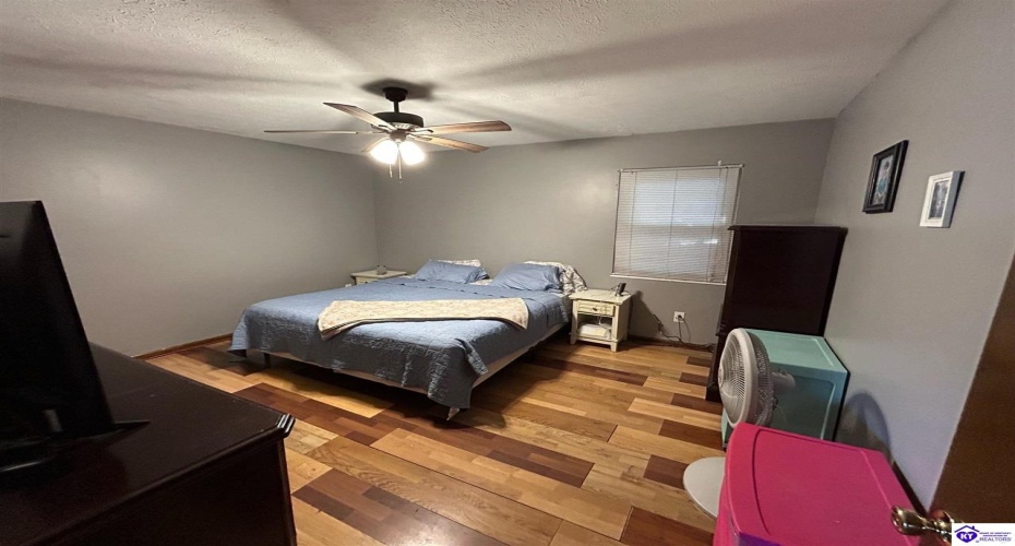 Creekside Court, Radcliff, Kentucky 40160, ,2 BathroomsBathrooms,For Sale,Creekside Court,HK24003845