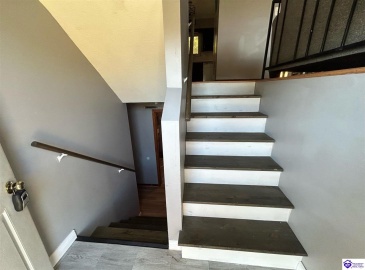 Creekside Court, Radcliff, Kentucky 40160, ,2 BathroomsBathrooms,For Sale,Creekside Court,HK24003845