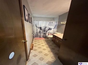 Creekside Court, Radcliff, Kentucky 40160, ,2 BathroomsBathrooms,For Sale,Creekside Court,HK24003845