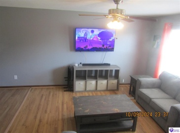 Creekside Court, Radcliff, Kentucky 40160, ,2 BathroomsBathrooms,For Sale,Creekside Court,HK24003845